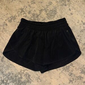 Lululemon black low-rise tracker shorts 4inch size 8